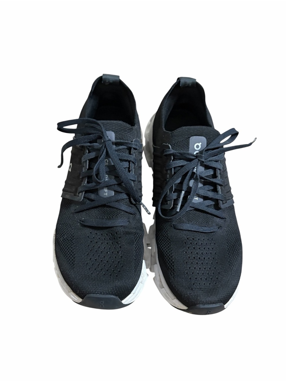 ON Brand Cloud Cloudswift 3
Black/White Women's Running
Shoes Size 8